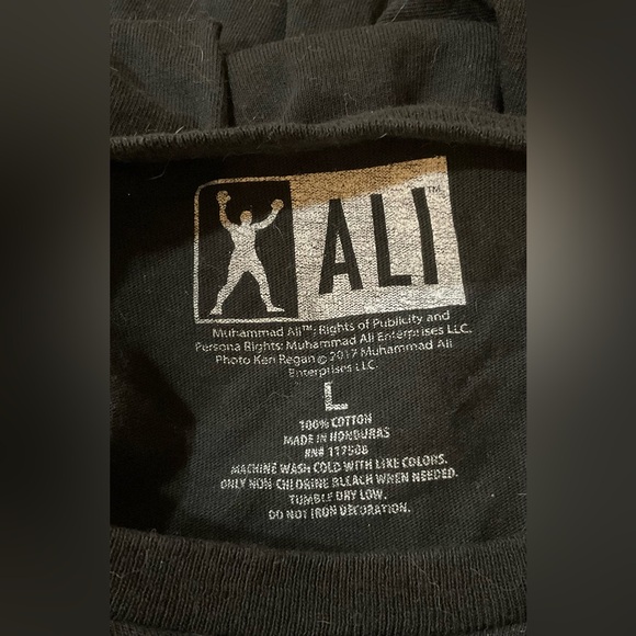 ALi: Muhammad ALI greatest of all time world champion black men’s tee shirt. - Picture 3 of 4